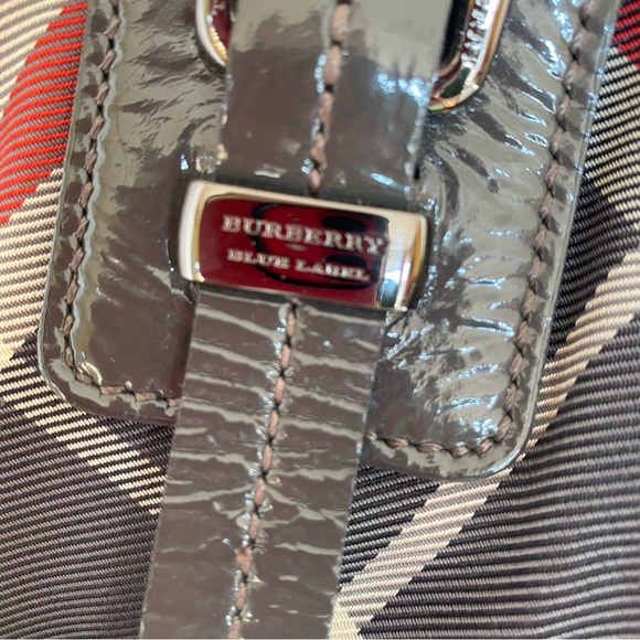 Burberry nova check nylon with patent leather trim shopper shoulder bag. EUC - Picture 3 of 11